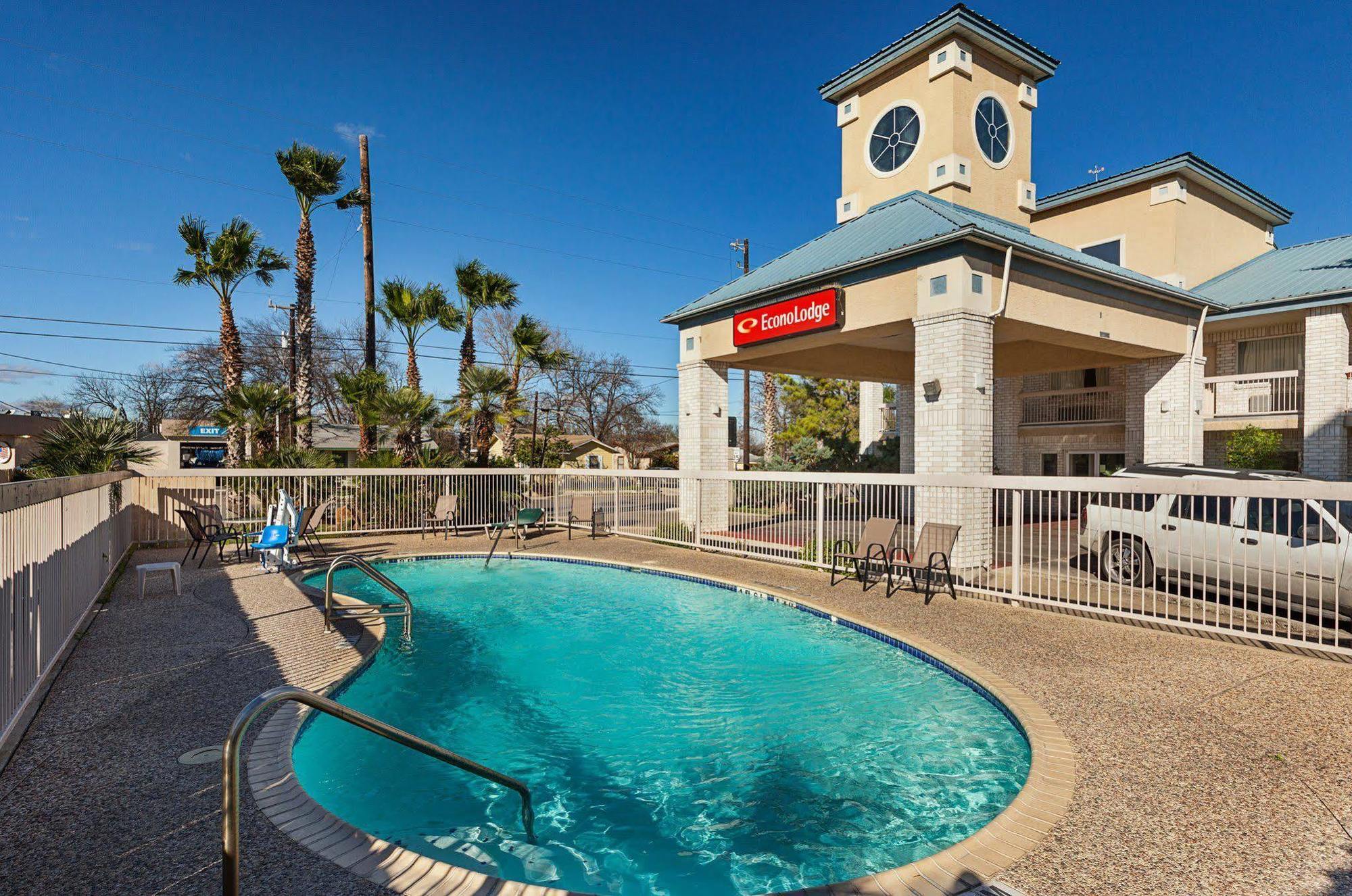 Econo Lodge San Antonio South