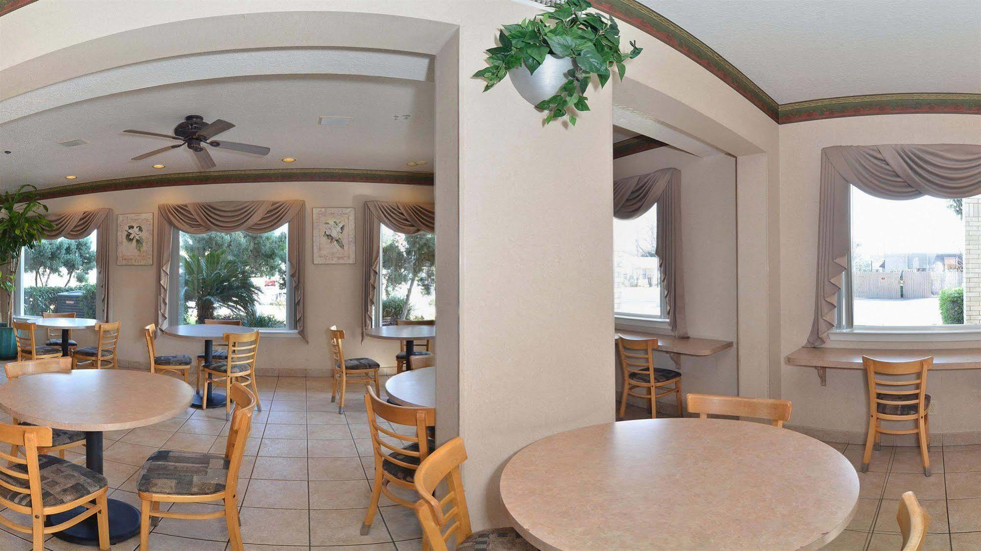 Econo Lodge San Antonio South Lodge